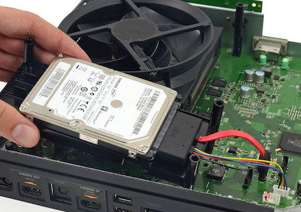 Changer le disque dur interne Xbox One S par un HDD ou SSD ? - Le